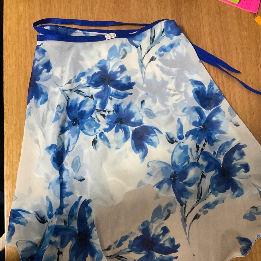 Toi Toi Toi ballet bluebird skirt, adjustable waist (fits adult small/medium)